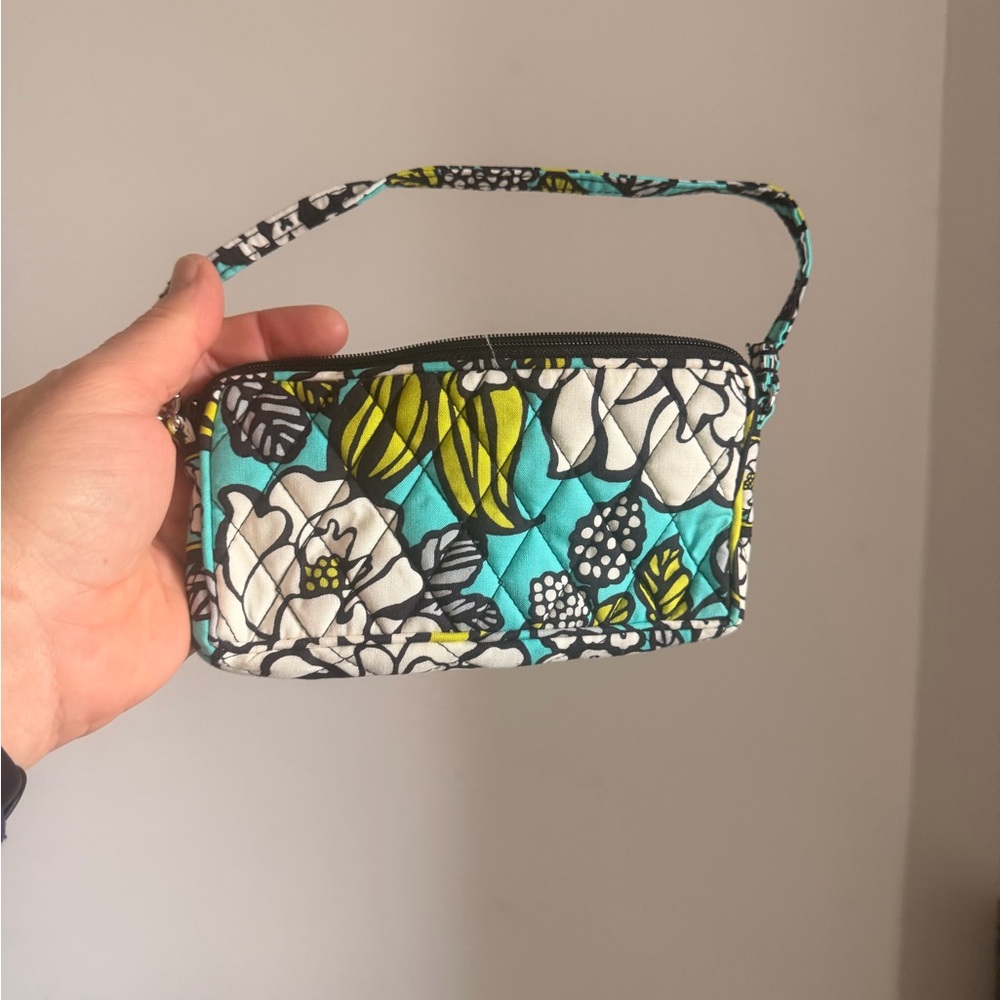 Floral Quilted Wristlet Bag in Turquoise and White